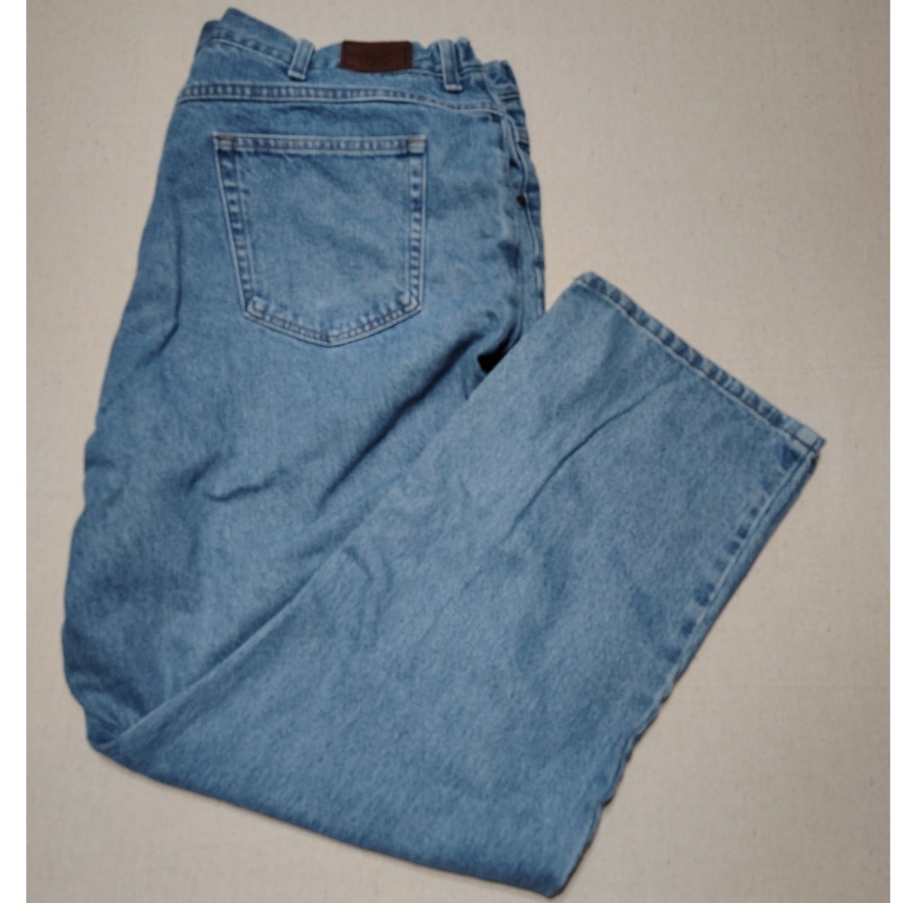 L.L.Bean Comfort Waist Men's Blue Jeans Relaxed Fit Light Wash Denim 46x32 AA